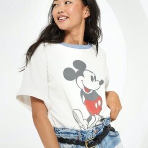 Disney x AE Cream and Blue Tee NWOT dead stock XXL